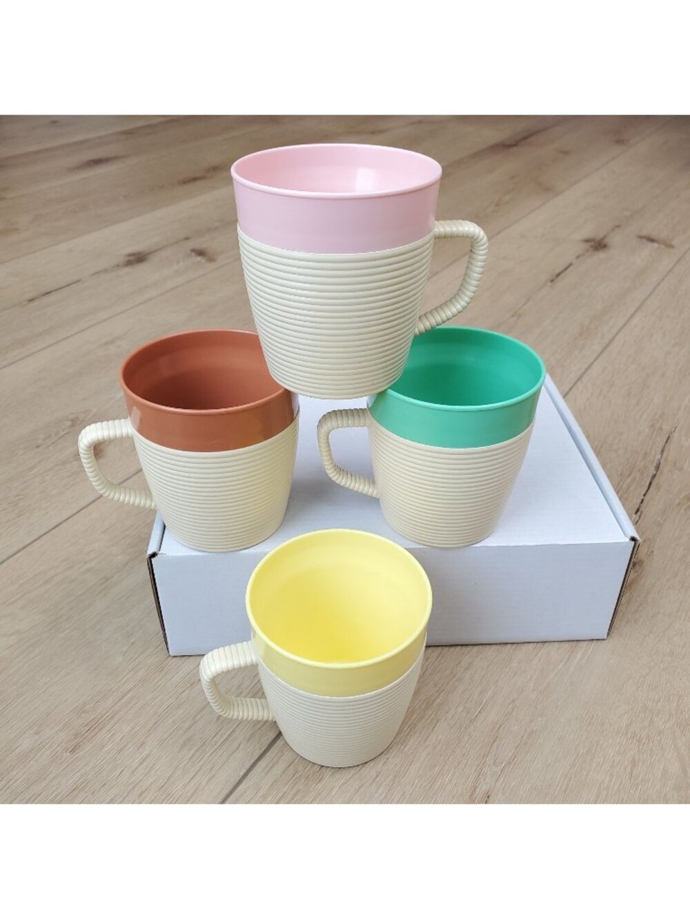 4 Vintage Retro MCM Raffiaware Thermo-Temp Coffee Cups Mugs Made in USA Multi
